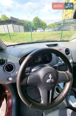 Хэтчбек Mitsubishi Colt 2006 в 