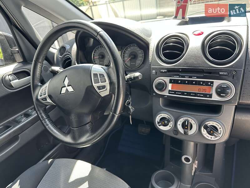 Хэтчбек Mitsubishi Colt 2013 в Черновцах