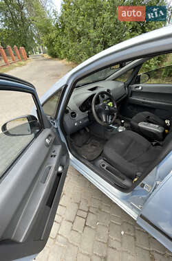 Хэтчбек Mitsubishi Colt 2004 в 