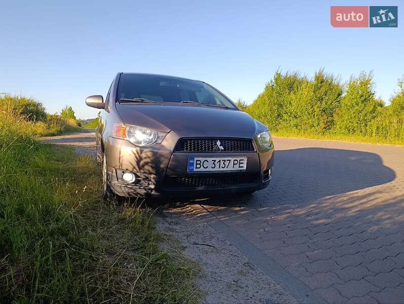 Хэтчбек Mitsubishi Colt 2012 в Львове