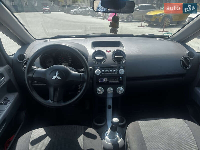 Хэтчбек Mitsubishi Colt 2004 в Львове