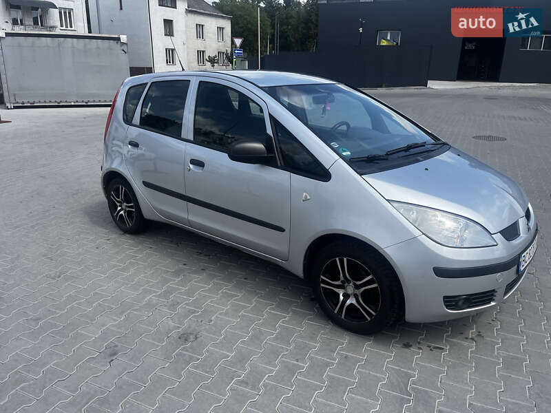 Хэтчбек Mitsubishi Colt 2004 в Львове