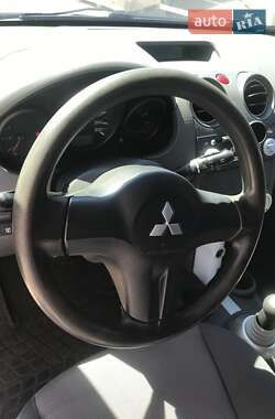 Хэтчбек Mitsubishi Colt 2005 в 