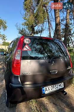 Хэтчбек Mitsubishi Colt 2005 в 