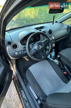 Хэтчбек Mitsubishi Colt 2005 в 