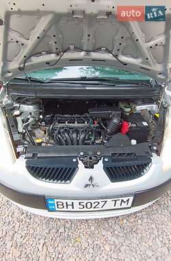 Хэтчбек Mitsubishi Colt 2005 в 