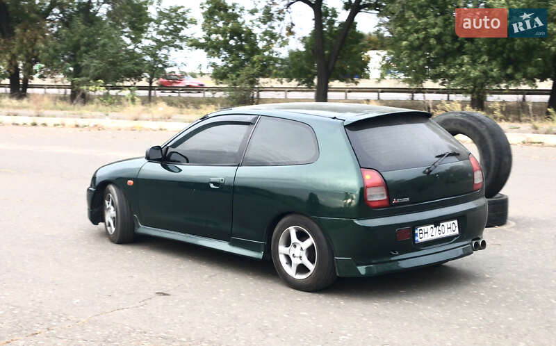 Хэтчбек Mitsubishi Colt 2000 в Одессе