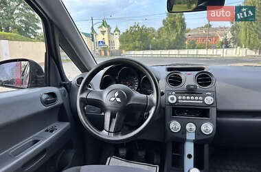Хэтчбек Mitsubishi Colt 2005 в 