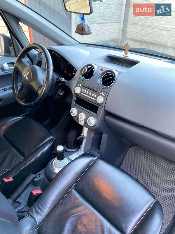 Хэтчбек Mitsubishi Colt 2006 в Луцке