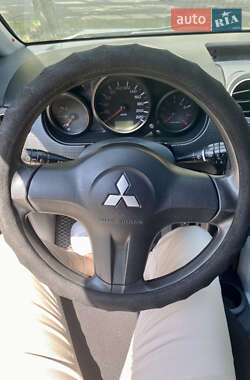 Хэтчбек Mitsubishi Colt 2006 в 