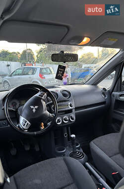 Хэтчбек Mitsubishi Colt 2011 в 