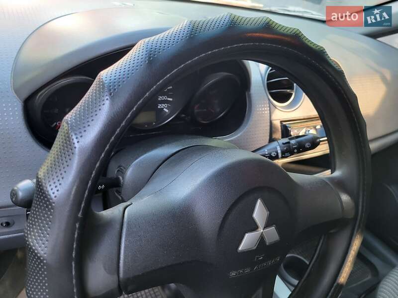 Хетчбек Mitsubishi Colt 2008 в Кропивницькому