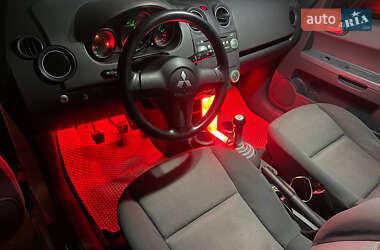 Хэтчбек Mitsubishi Colt 2005 в 