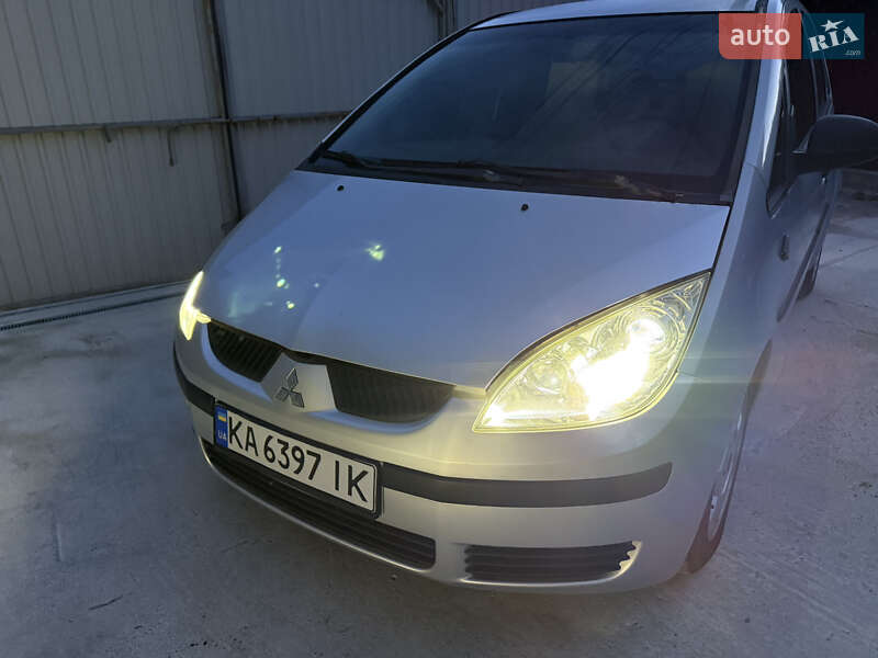 Хэтчбек Mitsubishi Colt 2006 в 