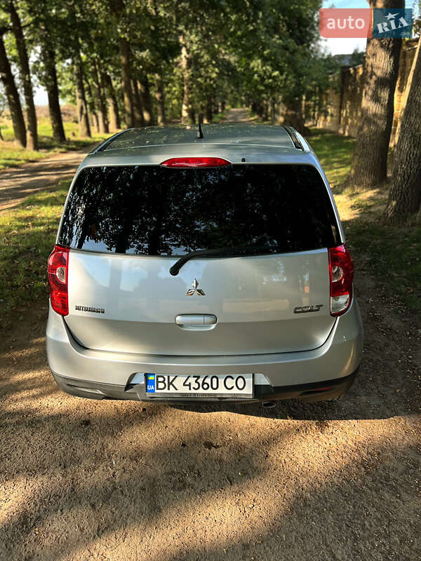 Хэтчбек Mitsubishi Colt 2011 в Ровно