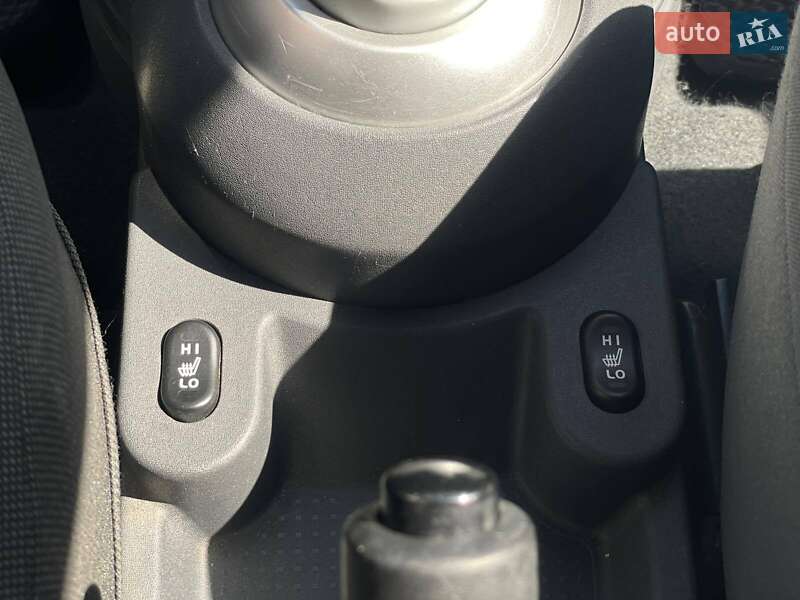 Хэтчбек Mitsubishi Colt 2006 в Днепре