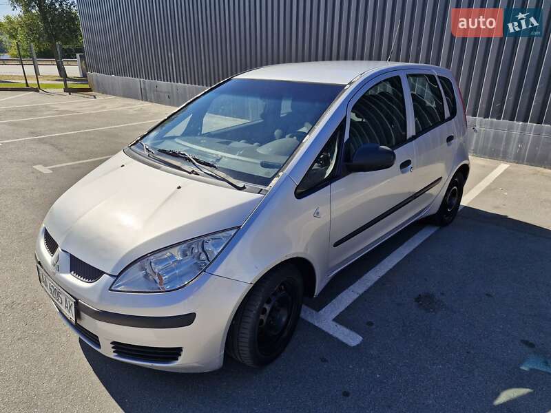 Хэтчбек Mitsubishi Colt 2004 в 