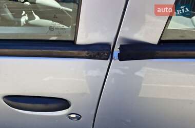 Хэтчбек Mitsubishi Colt 2004 в 