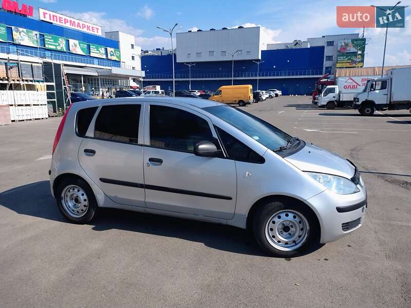 Хетчбек Mitsubishi Colt 2005 в Дніпрі