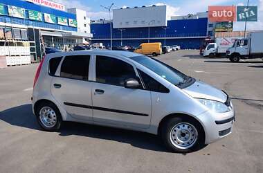 Хэтчбек Mitsubishi Colt 2005 в 