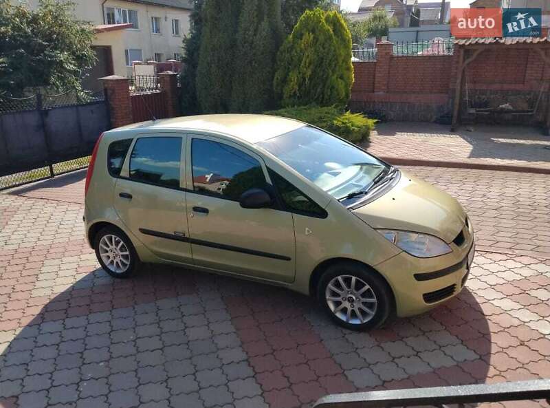 Хэтчбек Mitsubishi Colt 2006 в 