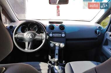 Хэтчбек Mitsubishi Colt 2006 в 
