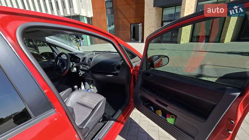 Хэтчбек Mitsubishi Colt 2009 в Хмельницком фото 4 Хэтчбек Mitsubishi Colt 2009 в Хмельницком