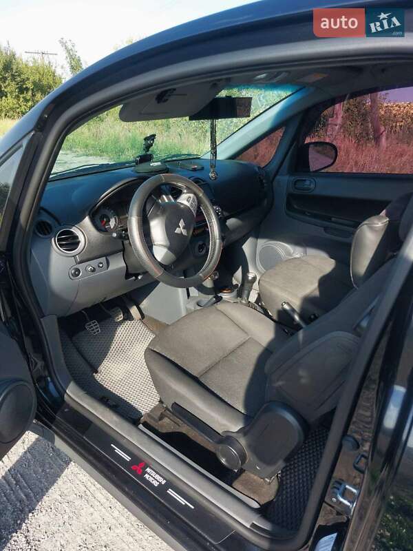 Хетчбек Mitsubishi Colt 2010 в Знам'янці