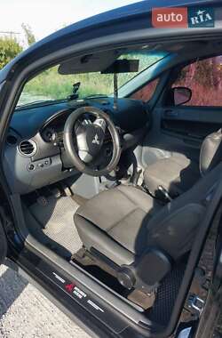 Хетчбек Mitsubishi Colt 2010 в 