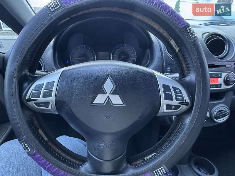 Хэтчбек Mitsubishi Colt 2009 в Киеве