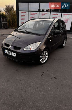Хэтчбек Mitsubishi Colt 2005 в 