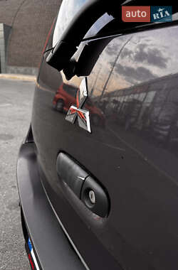 Хэтчбек Mitsubishi Colt 2005 в 