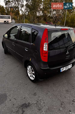 Хэтчбек Mitsubishi Colt 2005 в 