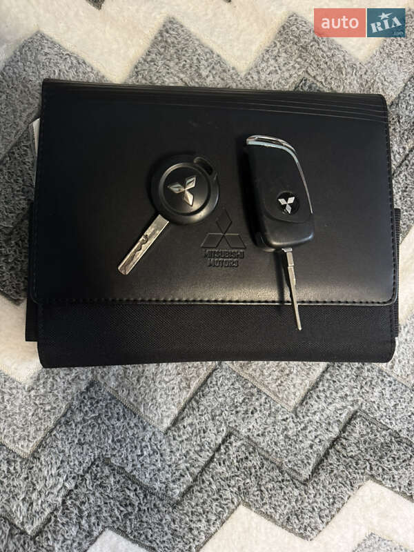 Хетчбек Mitsubishi Colt 2012 в Вишневому
