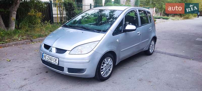 Хэтчбек Mitsubishi Colt 2006 в 