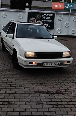 Хэтчбек Mitsubishi Colt 1987 в 