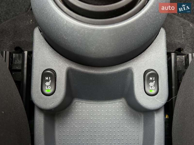 Хэтчбек Mitsubishi Colt 2012 в Черновцах