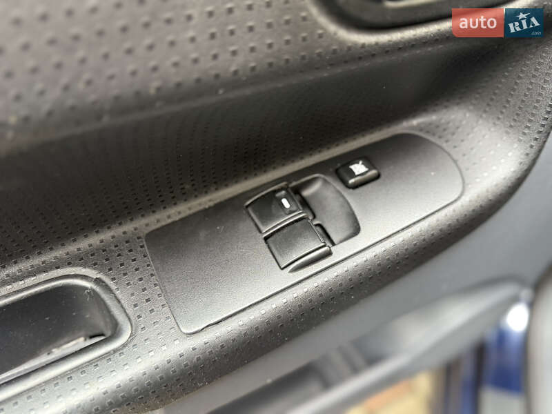 Хэтчбек Mitsubishi Colt 2012 в Черновцах