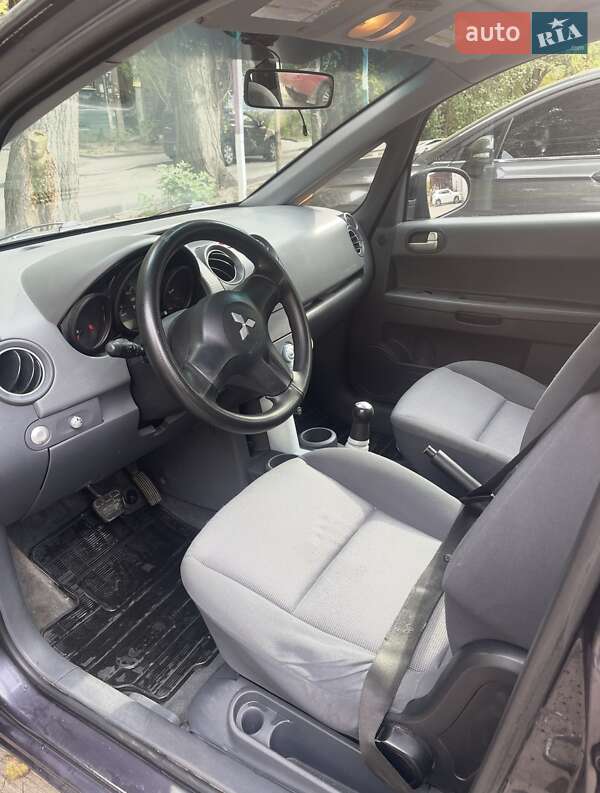 Хетчбек Mitsubishi Colt 2005 в Дніпрі