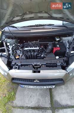 Хетчбек Mitsubishi Colt 2009 в 