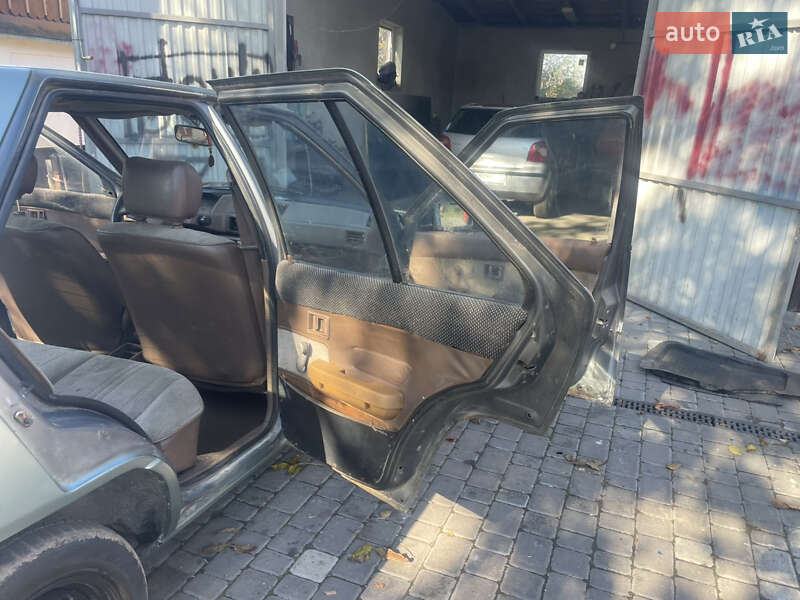 Хэтчбек Mitsubishi Colt 1987 в Черновцах