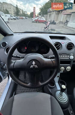 Хетчбек Mitsubishi Colt 2007 в  фото 17 Хетчбек Mitsubishi Colt 2007 в