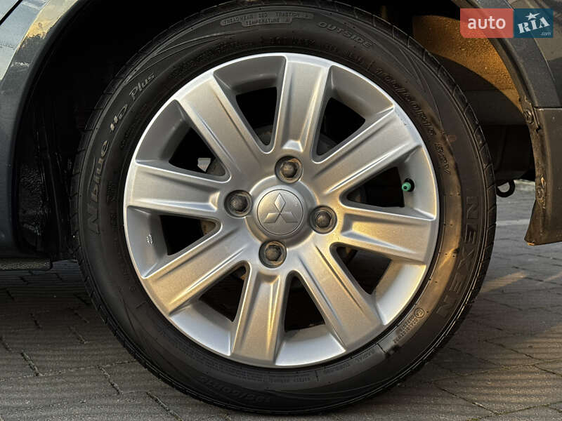 Хетчбек Mitsubishi Colt 2011 в Стрию фото 10 Хетчбек Mitsubishi Colt 2011 в Стрию