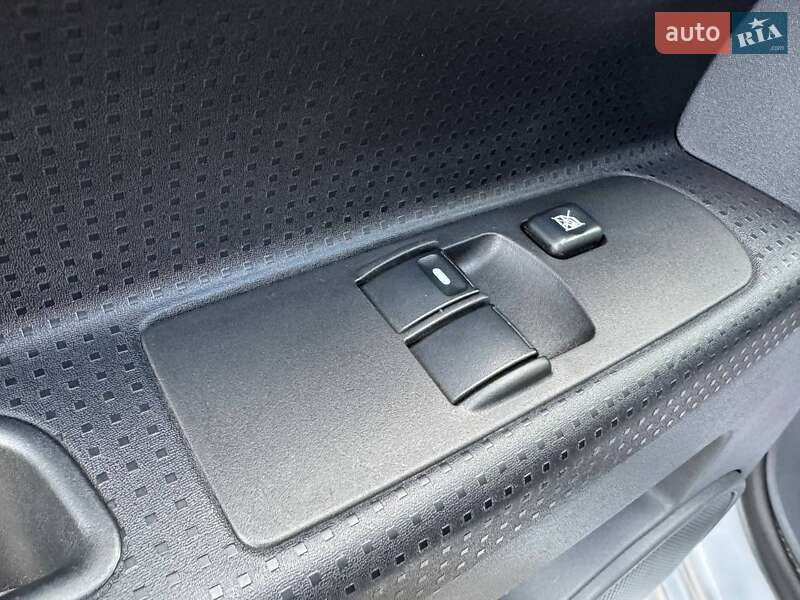 Хетчбек Mitsubishi Colt 2011 в Львові фото 11 Хетчбек Mitsubishi Colt 2011 в Львові