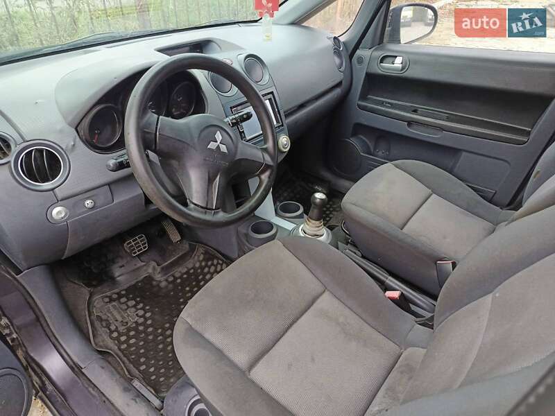 Хэтчбек Mitsubishi Colt 2005 в Софиевской Борщаговке фото 9 Хэтчбек Mitsubishi Colt 2005 в Софиевской Борщаговке
