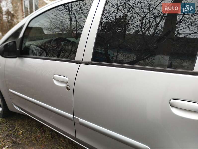 Хэтчбек Mitsubishi Colt 2004 в Катеринополе фото 10 Хэтчбек Mitsubishi Colt 2004 в Катеринополе