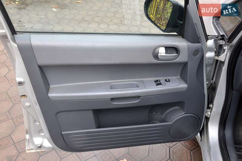 Хэтчбек Mitsubishi Colt 2004 в Львове