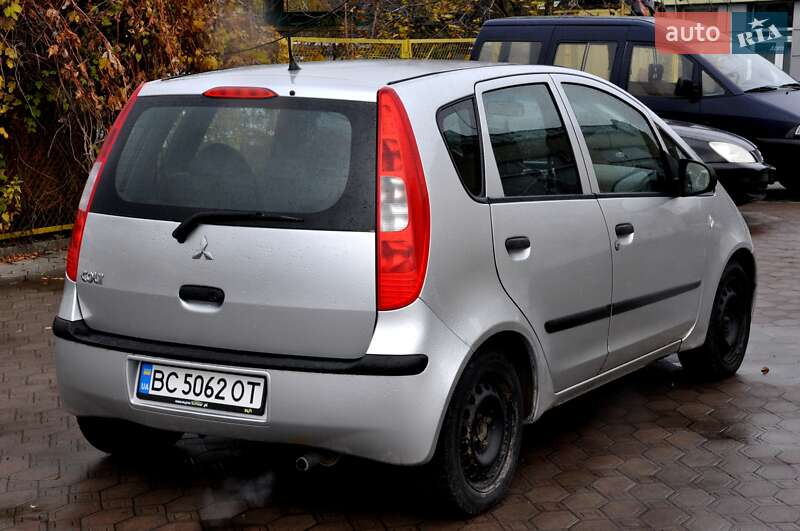 Хэтчбек Mitsubishi Colt 2004 в Львове