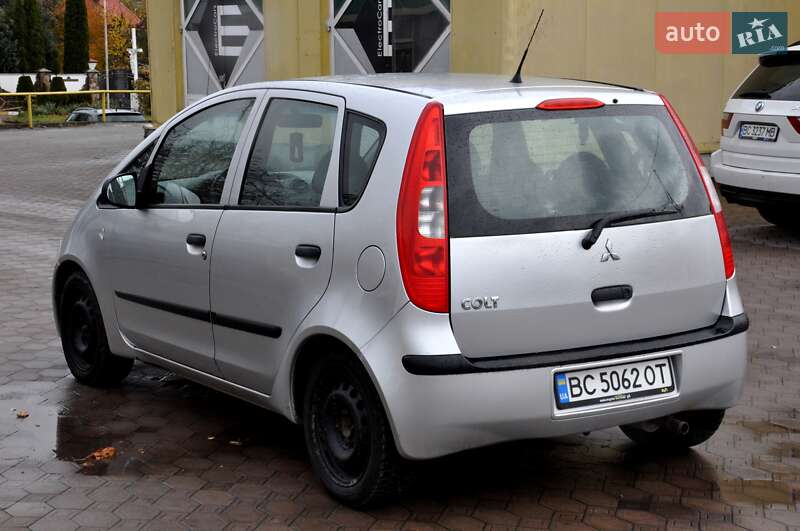 Хэтчбек Mitsubishi Colt 2004 в Львове