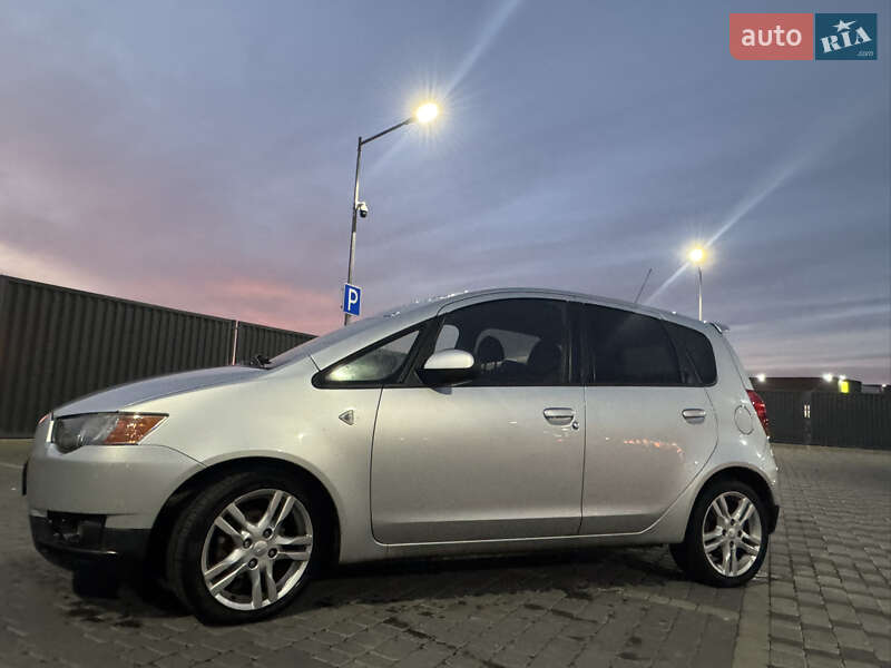 Хетчбек Mitsubishi Colt 2009 в Мукачевому фото 3 Хетчбек Mitsubishi Colt 2009 в Мукачевому